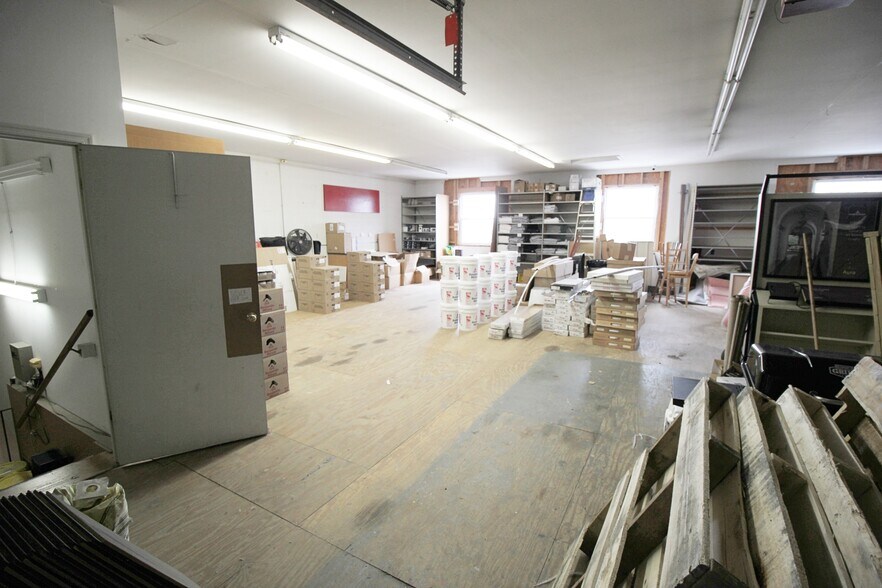 More Photos Of 902 Richmond Ave, Staunton General Retail For Sale