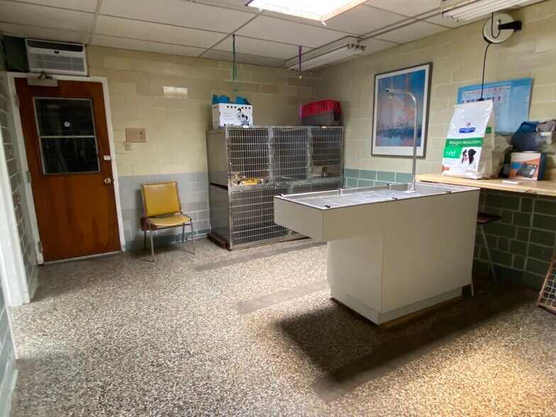 More Photos Of 2275 Duanesburg Rd, Duanesburg Veterinarian Kennel For Sale