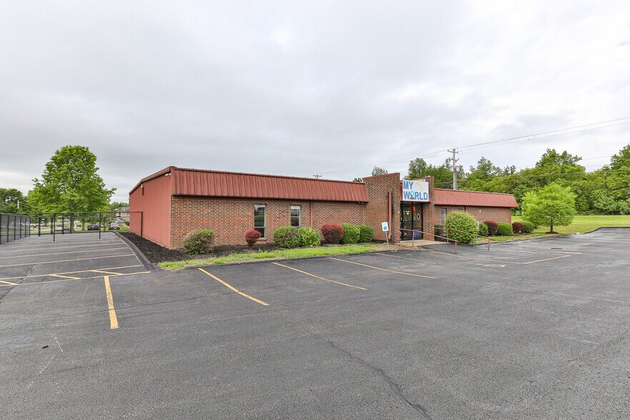 More Photos Of 500 W Daniels St, Ozark Office For Sale