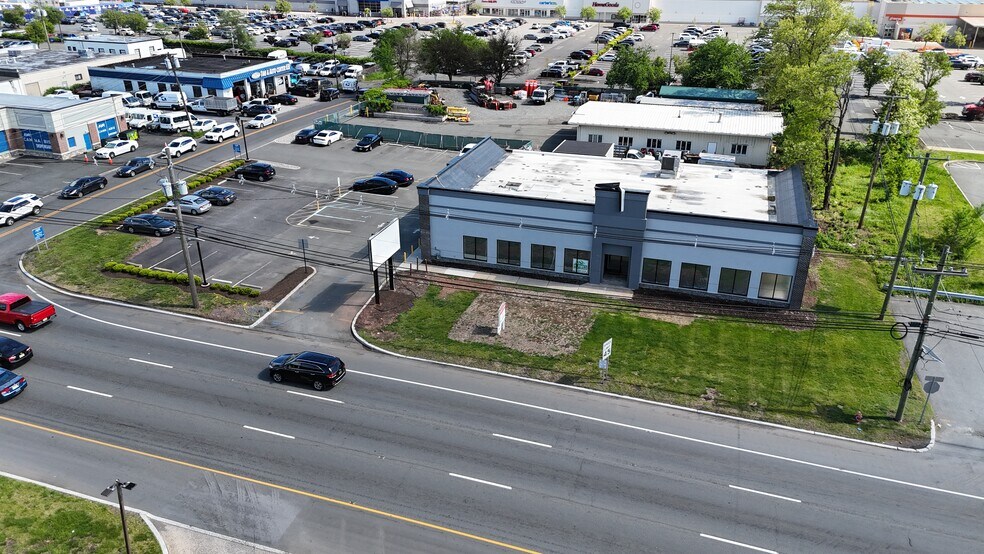 More Photos Of 2550 Us Highway 22 E, Union Township Freestanding For Lease