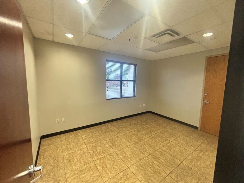 More Photos Of 1425 W Elliot Rd, Gilbert Medical For Sale