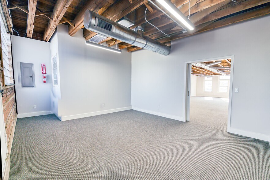 More Photos Of 805 8th St, Greeley General Retail For Lease