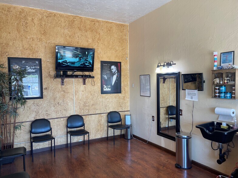 More Photos Of 256-260 W Pine St, Exeter Freestanding For Sale