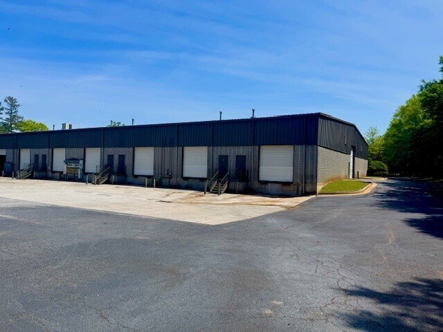 More Photos Of 116 Bethea Rd, Fayetteville Distribution For Lease