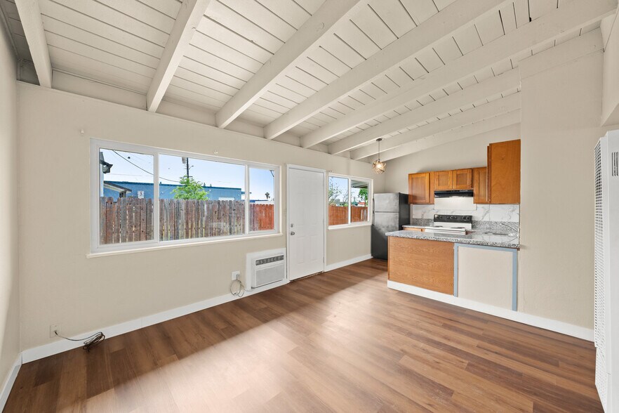 More Photos Of 2605 Albatross Way, Sacramento Apartments For Sale