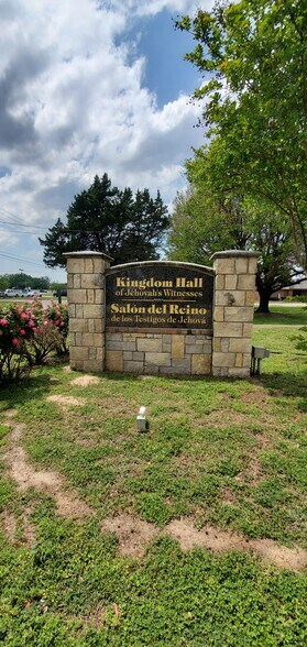 More Photos Of 626 W Main St, Fairfield Lodge Meeting Hall For Sale