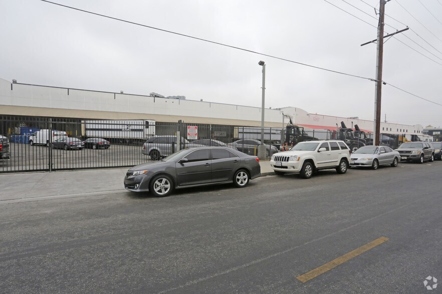 More Photos Of 1701-1761 Bay St, Los Angeles Warehouse For Lease