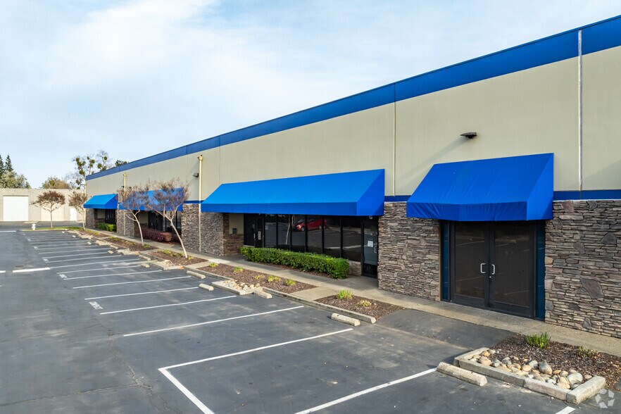 More Photos Of 3333 Sunrise Blvd, Rancho Cordova Warehouse For Lease