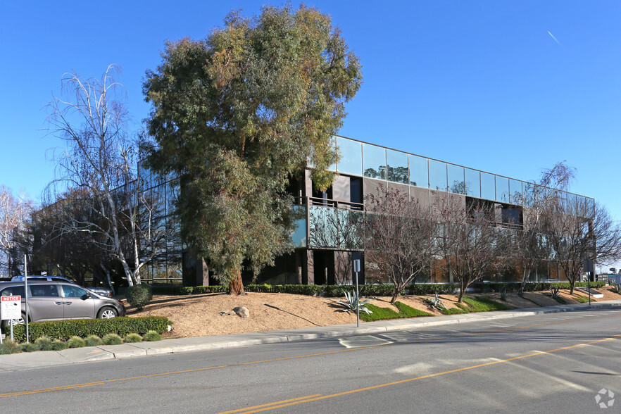 Primary Photo Of 3434 Truxtun Ave, Bakersfield Office For Lease