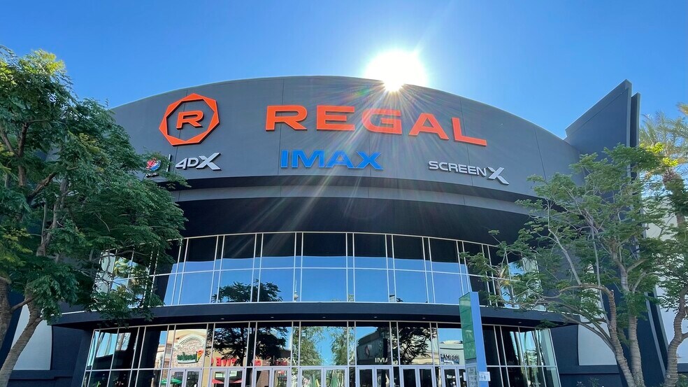 More Photos Of 7418 N Blackstone Ave, Fresno Unknown For Lease