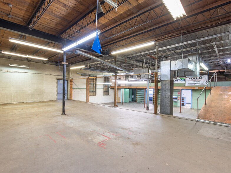 More Photos Of 66 Ralston St, Keene Distribution For Sale