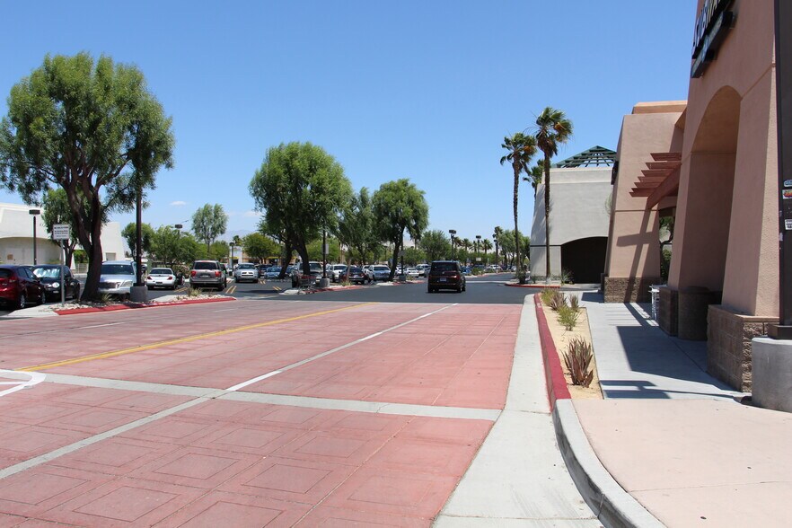 More Photos Of 1717 E Vista Chino, Palm Springs Freestanding For Lease