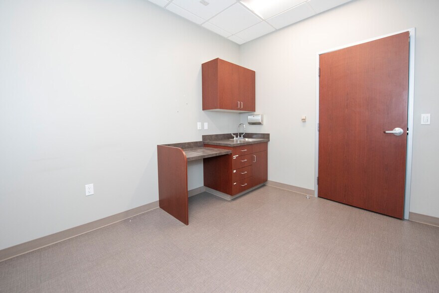More Photos Of 4361 Boniface Pky, Anchorage Healthcare For Sale