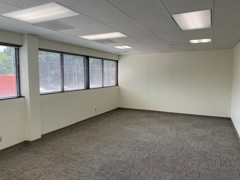 More Photos Of 4000 Wake Forest Rd, Raleigh Medical For Lease