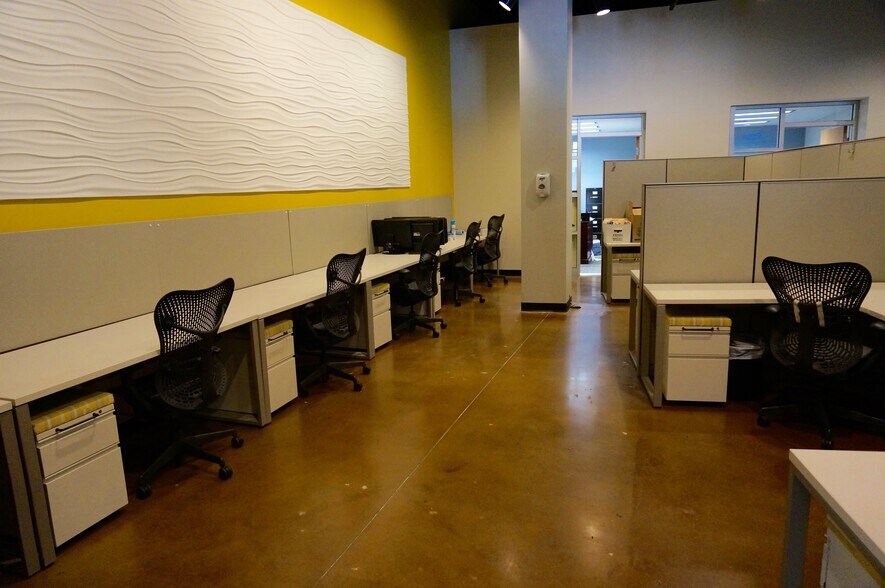 More Photos Of 333 S Jefferson St, Springfield Office For Lease