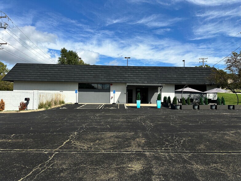 Primary Photo Of 423 N State St, Lockport Light Manufacturing For Sale