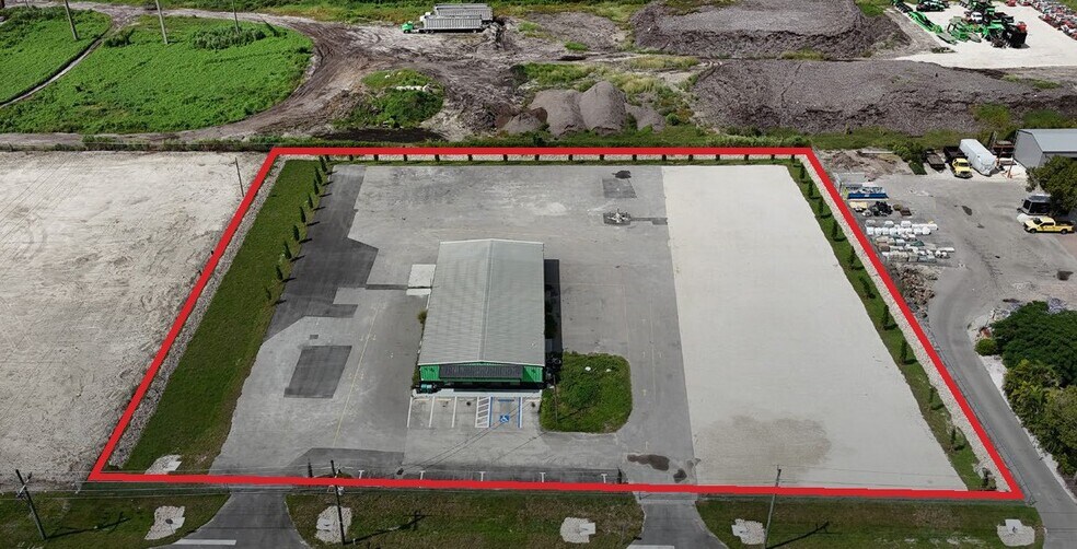 Primary Photo Of 7050 Pennsylvania St, Fort Myers Warehouse For Sale