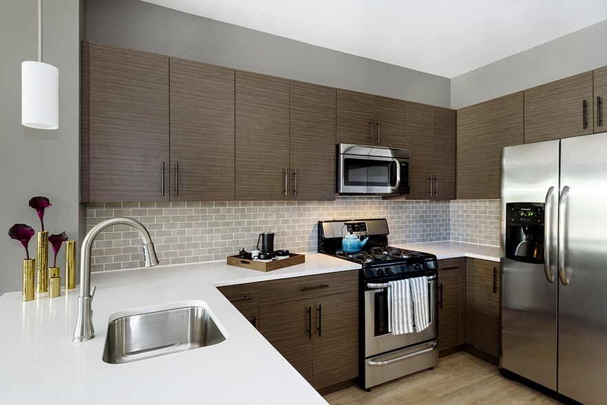 More Photos Of 56 Broad St, Bloomfield Apartments For Lease