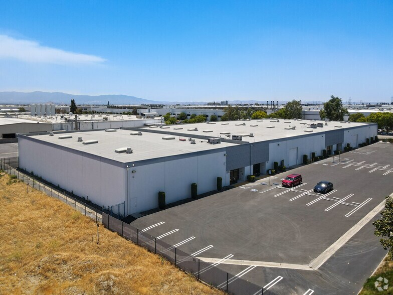More Photos Of 13203-13215 Marlay Ave, Fontana Warehouse For Lease