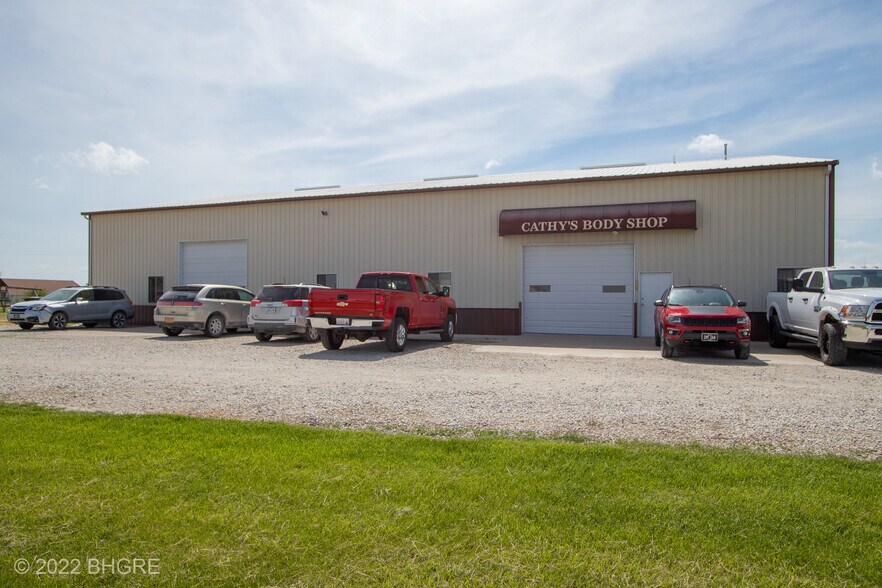 More Photos Of 2326 N Main St, Osceola Auto Repair For Sale