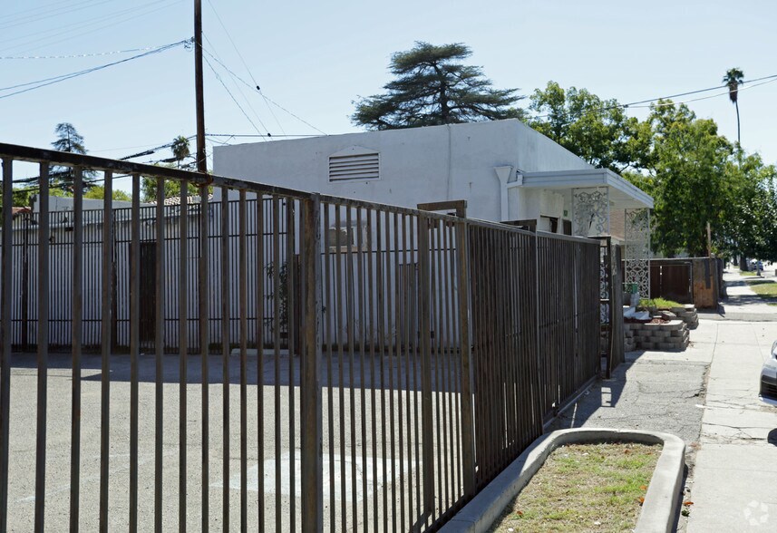 More Photos Of 2079 N E St, San Bernardino Freestanding For Sale