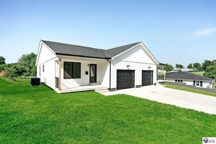 Primary Photo Of 310 Jefferson St, Elizabethtown Apartments For Sale