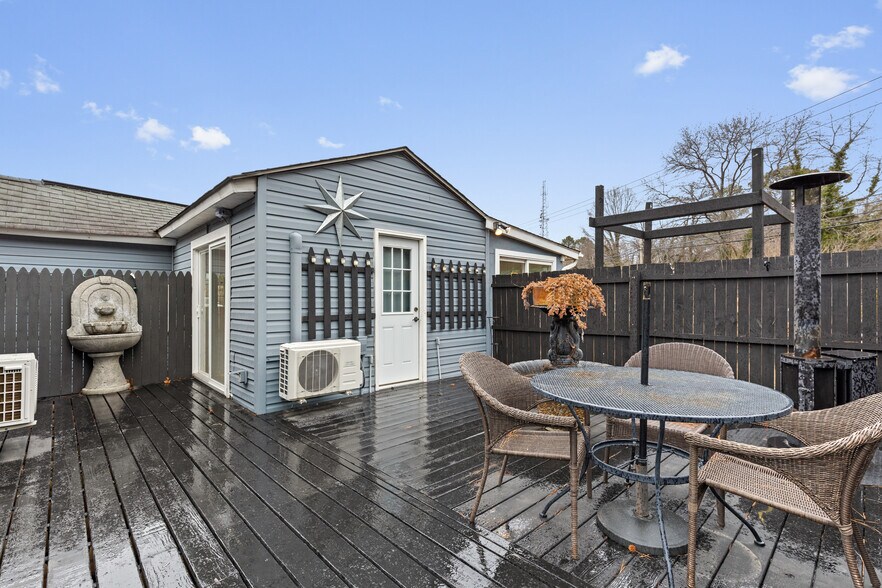 More Photos Of 16011 Cobb Island Rd, Newburg Garden Center For Lease