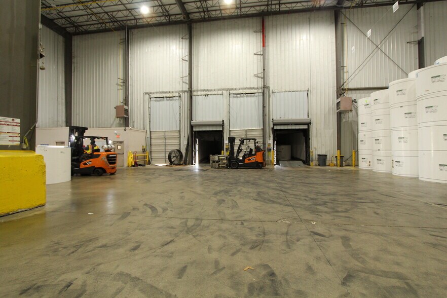 More Photos Of 741 Wellman Rd, Darlington Warehouse For Lease
