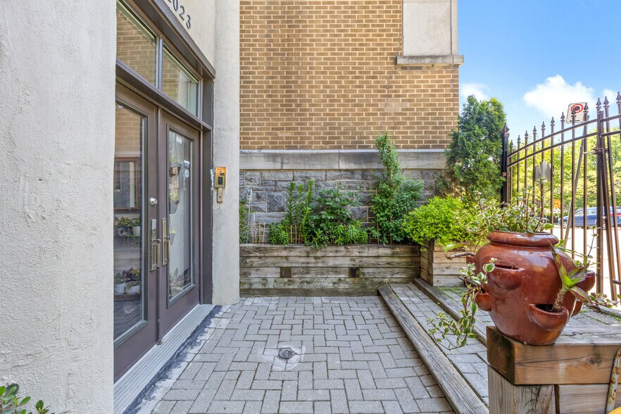 More Photos Of 1023 Rue Berri, Montréal Apartments For Sale