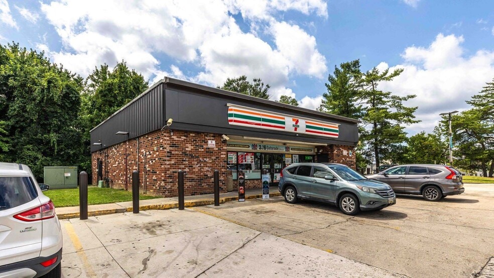 Primary Photo Of 5401 Silver Hill Rd, District Heights Service Station For Sale