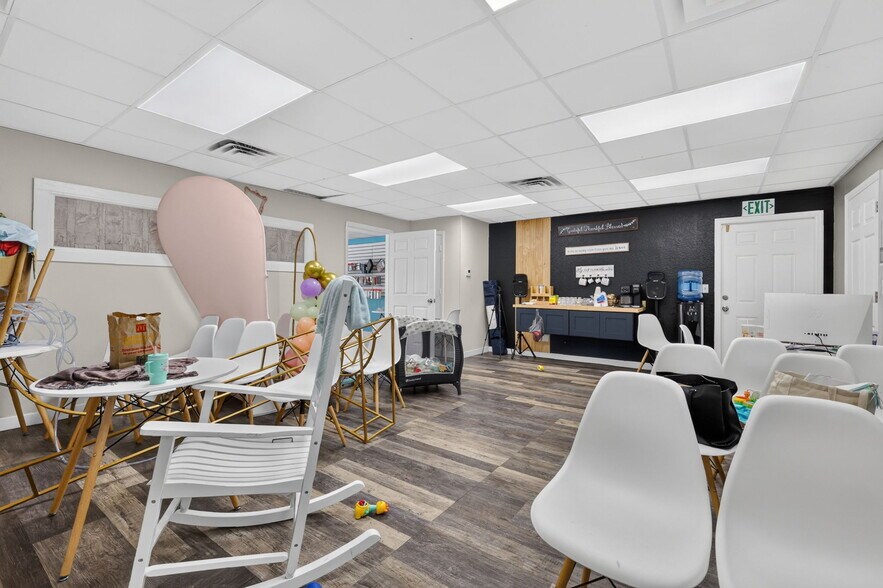 More Photos Of 3207-3229 13th St, Saint Cloud General Retail For Sale