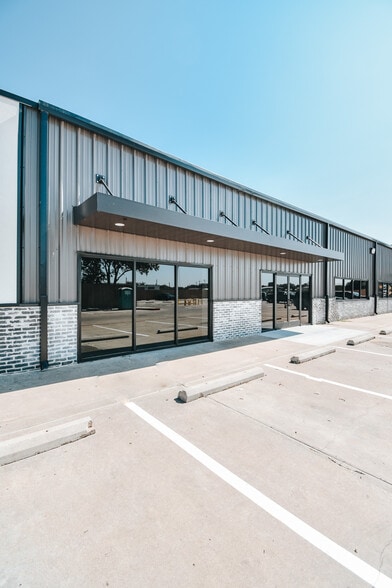 More Photos Of 3706 N Navarro St, Victoria Storefront For Lease