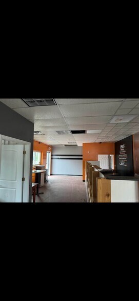 More Photos Of 403 N Third St, Ishpeming Service Station For Sale