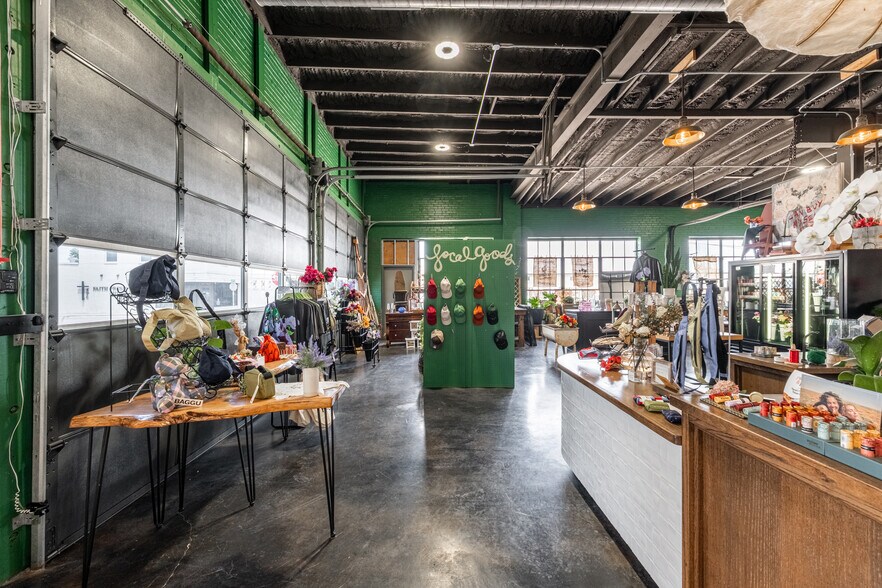 More Photos Of 119 N Jackson St, Perryville General Retail For Sale