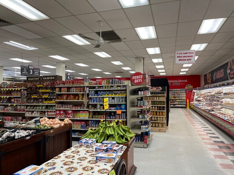 More Photos Of 1017 4th Ave, Coraopolis Supermarket For Lease