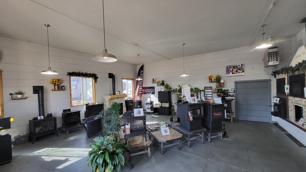 More Photos Of 147 SE Evergreen Ave, Redmond Office For Sale