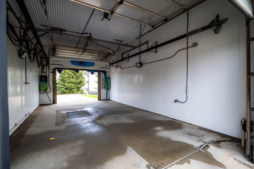 More Photos Of 875 Sherrylynn Blvd, Pleasant Hill Carwash For Sale