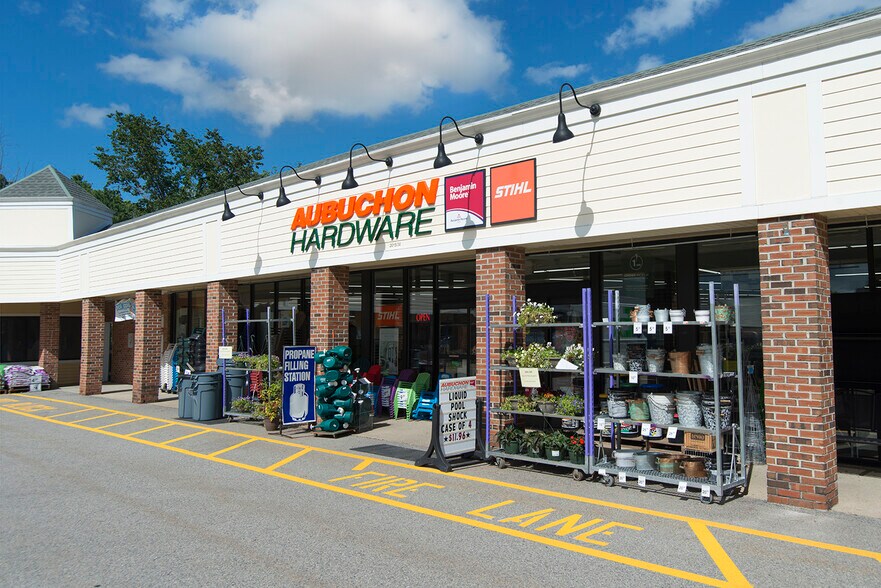 More Photos Of 117-127 Great Rd, Stow General Retail For Lease