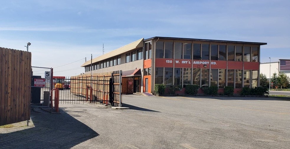 More Photos Of 130 W International Airport Rd, Anchorage Self Storage For Lease