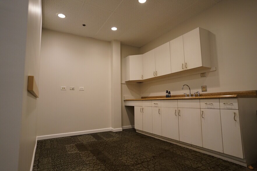 More Photos Of 223 S King St, Honolulu Loft Creative Space For Lease