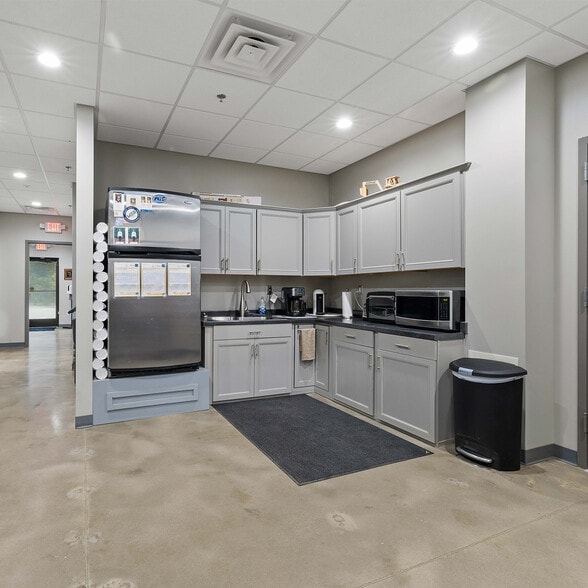 More Photos Of 608 S Hoover Rd, Durham Flex For Lease