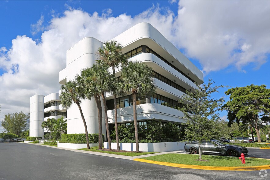 More Photos Of 4710 NW 2nd Ave, Boca Raton Office For Lease