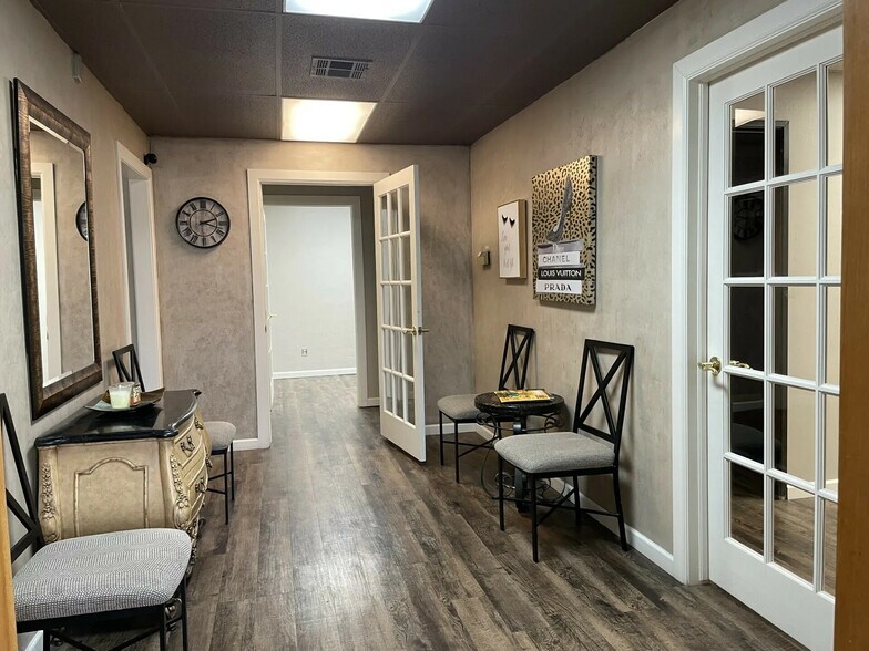 More Photos Of 5845 NW 72nd Pl, Oklahoma City Loft Creative Space For Sale