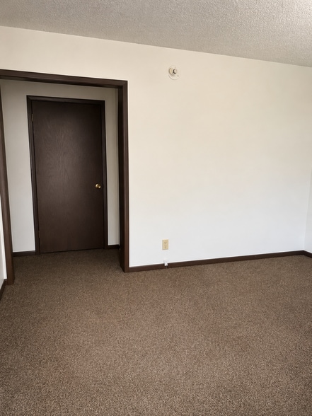 More Photos Of 1820-1824 W Walnut St, Springfield Apartments For Sale