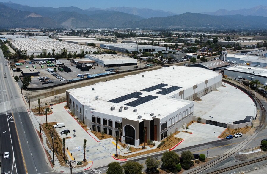 More Photos Of 4416 Azusa Canyon Rd, Irwindale Distribution For Lease