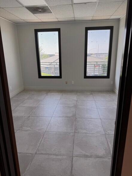 More Photos Of 116 N Vineyard Ave, Ontario Office For Lease