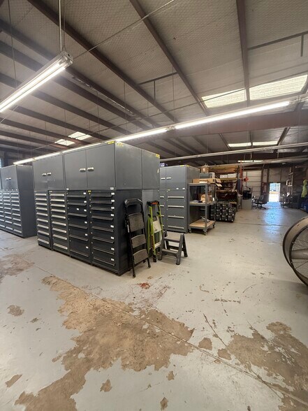 More Photos Of 905-945 N Market St, Shreveport Industrial For Sale