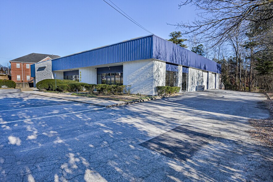 More Photos Of 4664 Lawrenceville Hwy NW, Lilburn Freestanding For Sale