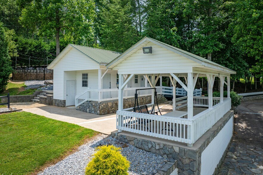 More Photos Of 200 Little Acres Dr, Marion Specialty For Sale