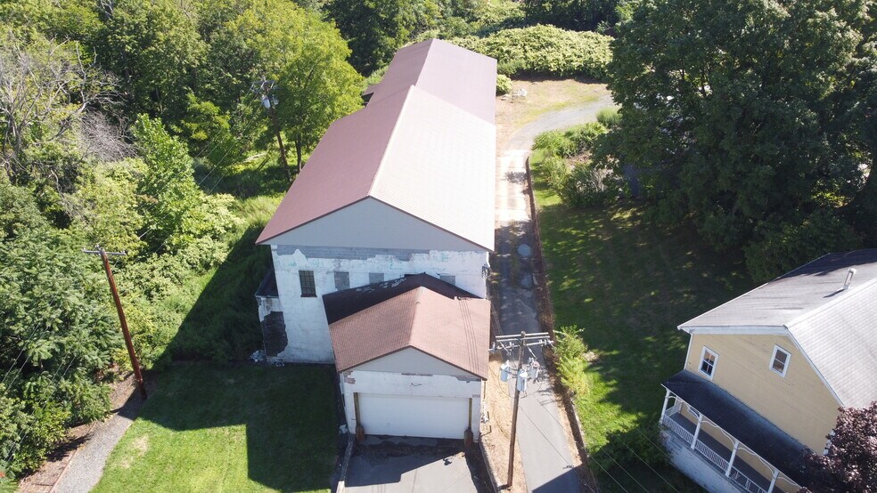 More Photos Of 2763 Highway 6, Slate Hill Warehouse For Sale